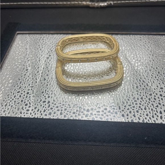 Gold Square Bangles - Picture 3 of 10